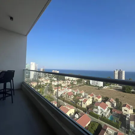 Luxury 2 Bedroom *