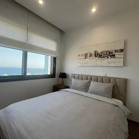 Luxury 2 Bedroom Διαμέρισμα *