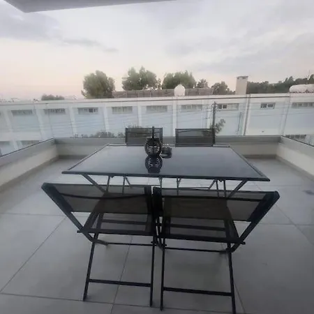 Luxury 2 Bedroom شقة لارنكا
